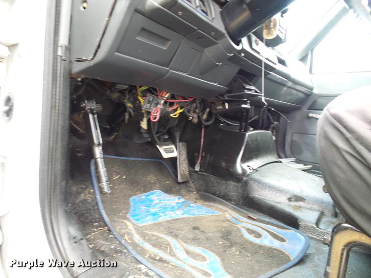 image for item DB2064 2002 Chevrolet C6500 utility truck