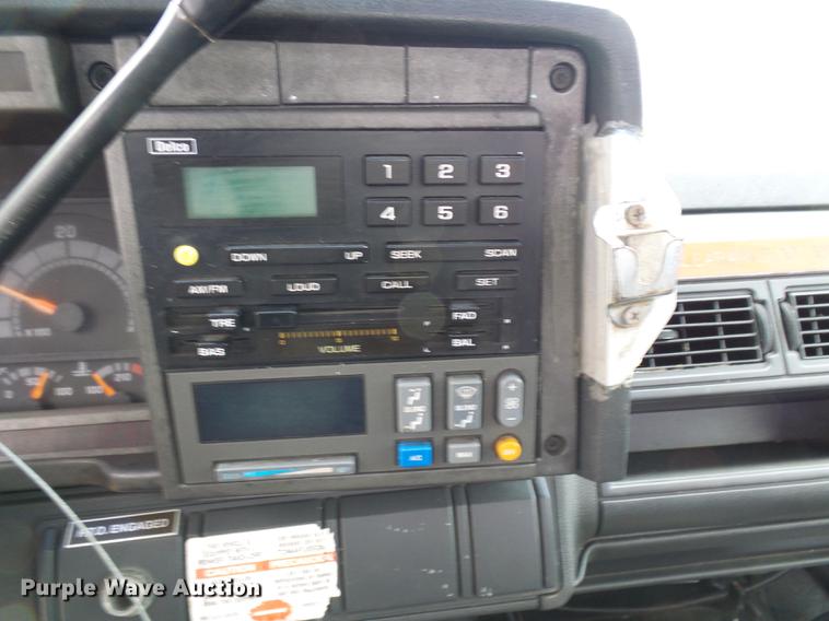 image for item DB2064 2002 Chevrolet C6500 utility truck