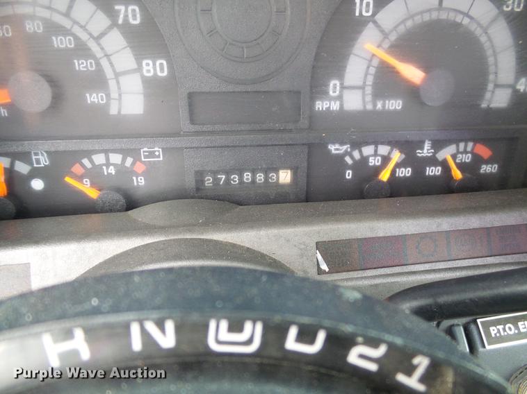 image for item DB2064 2002 Chevrolet C6500 utility truck