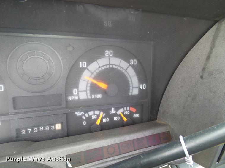 image for item DB2064 2002 Chevrolet C6500 utility truck