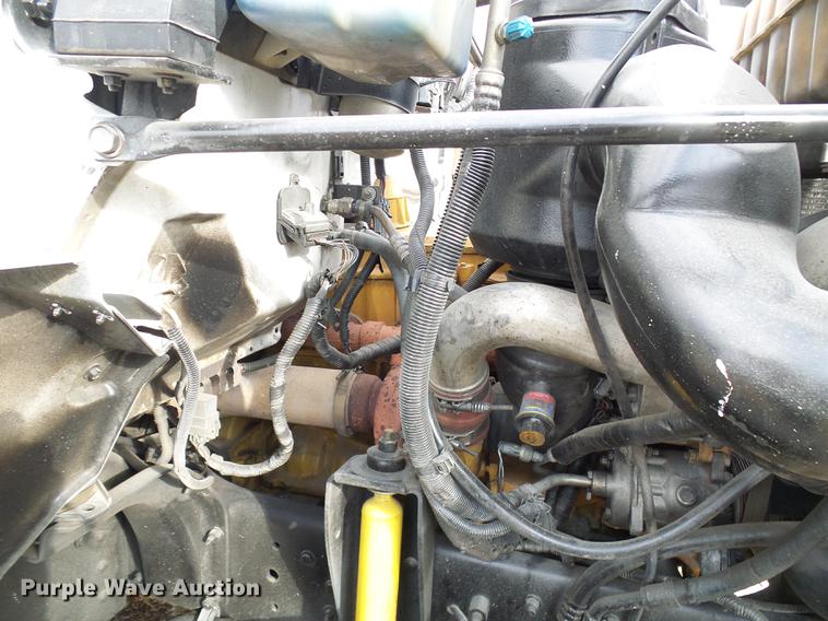 image for item DB2064 2002 Chevrolet C6500 utility truck