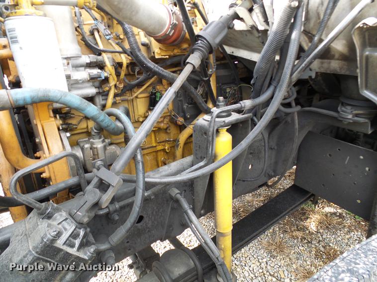 image for item DB2064 2002 Chevrolet C6500 utility truck