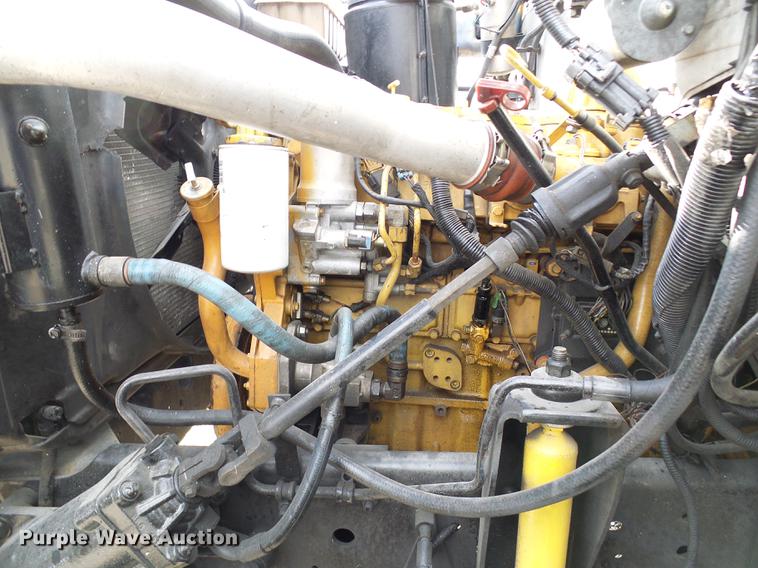 image for item DB2064 2002 Chevrolet C6500 utility truck