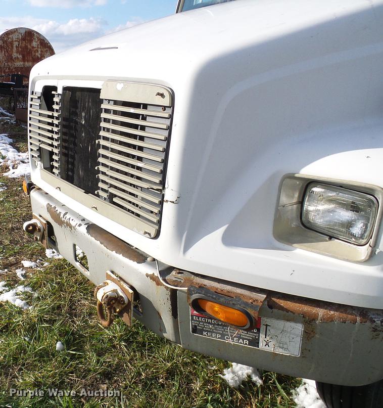 image for item DB2065 2000 Freightliner FL70 bucket truck