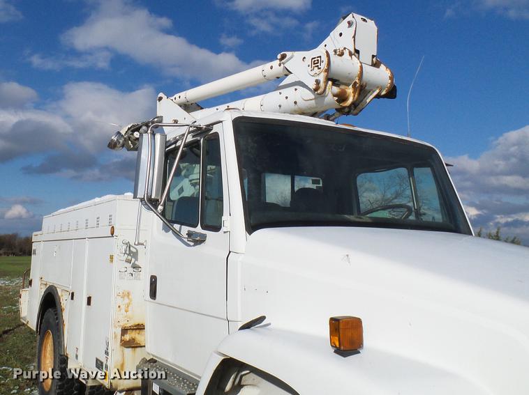 image for item DB2065 2000 Freightliner FL70 bucket truck