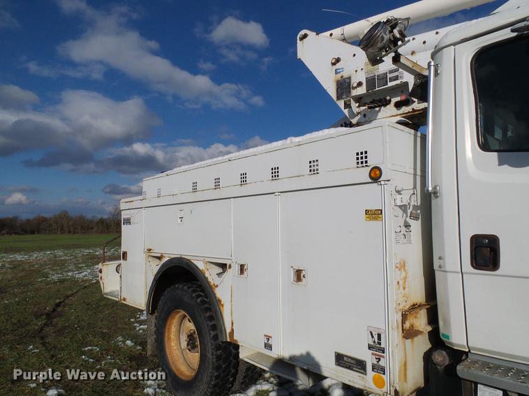 image for item DB2065 2000 Freightliner FL70 bucket truck