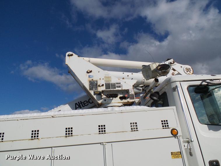 image for item DB2065 2000 Freightliner FL70 bucket truck