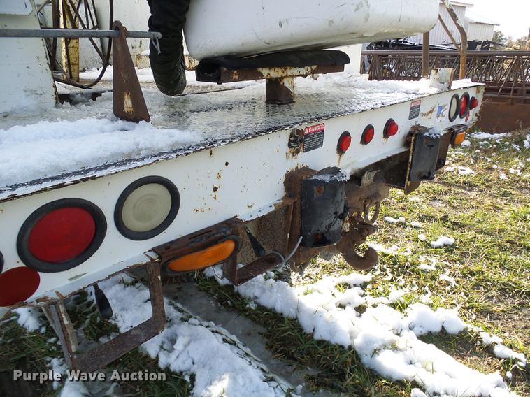 image for item DB2065 2000 Freightliner FL70 bucket truck