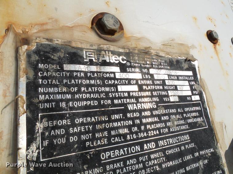 image for item DB2065 2000 Freightliner FL70 bucket truck