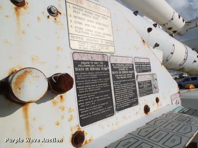 image for item DB2065 2000 Freightliner FL70 bucket truck