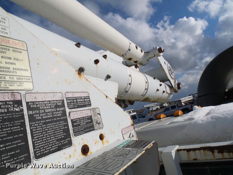 image for item DB2065 2000 Freightliner FL70 bucket truck