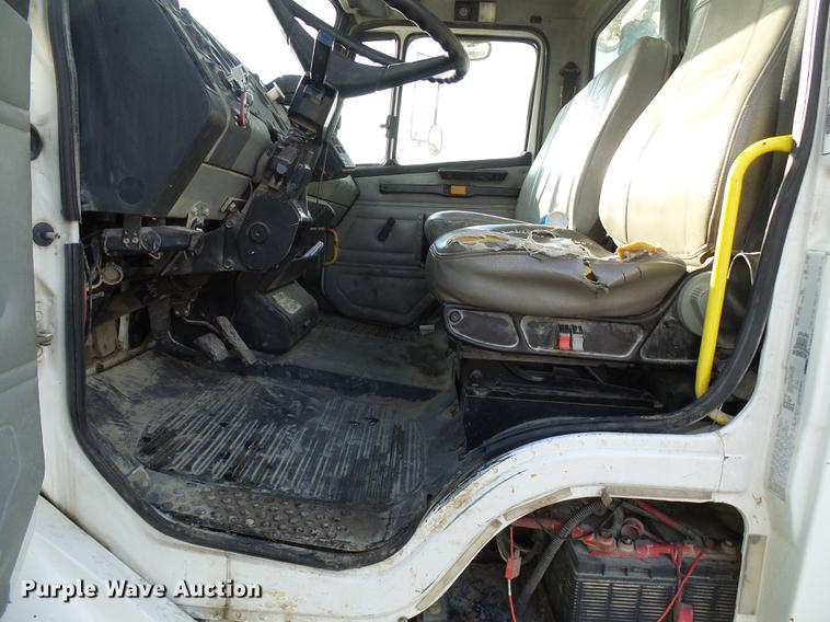 image for item DB2065 2000 Freightliner FL70 bucket truck