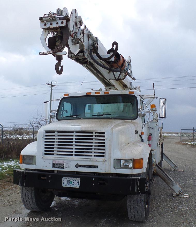 image for item DB2066 1997 International 4700 digger derrick truck