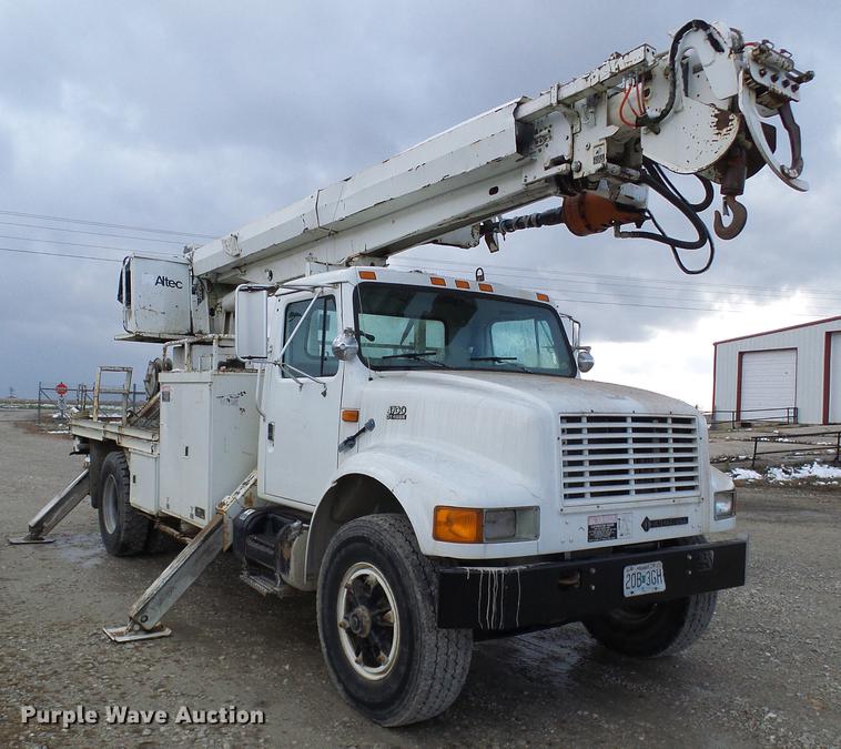 image for item DB2066 1997 International 4700 digger derrick truck