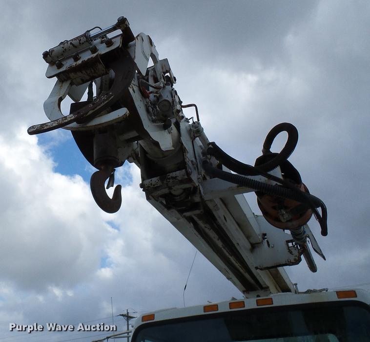 image for item DB2066 1997 International 4700 digger derrick truck