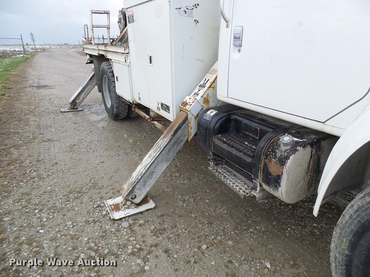 image for item DB2066 1997 International 4700 digger derrick truck