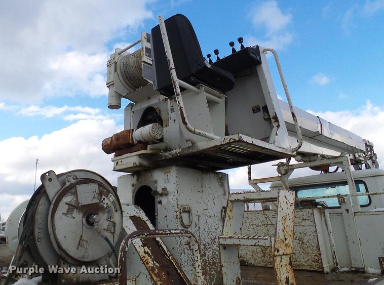 image for item DB2066 1997 International 4700 digger derrick truck
