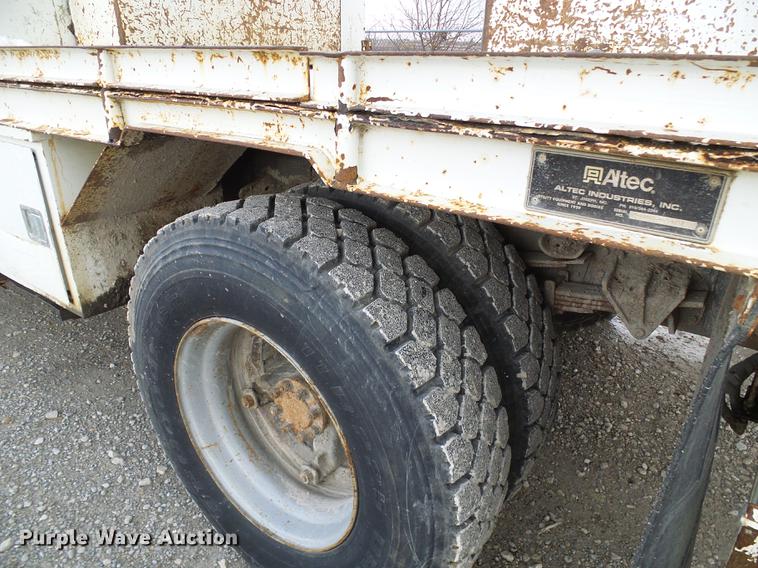 image for item DB2066 1997 International 4700 digger derrick truck