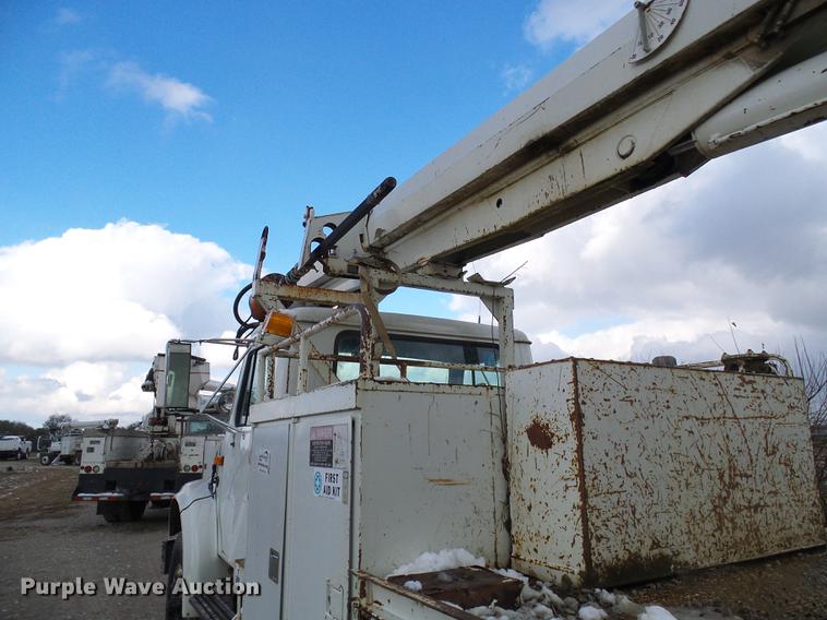 image for item DB2066 1997 International 4700 digger derrick truck