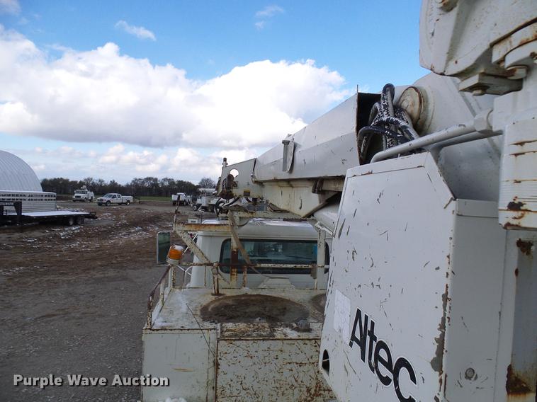 image for item DB2066 1997 International 4700 digger derrick truck