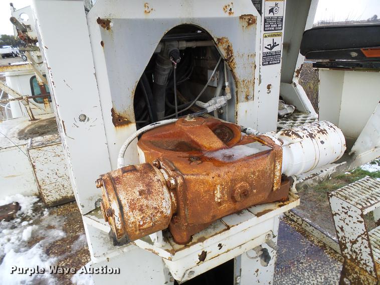 image for item DB2066 1997 International 4700 digger derrick truck