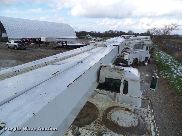 image for item DB2066 1997 International 4700 digger derrick truck