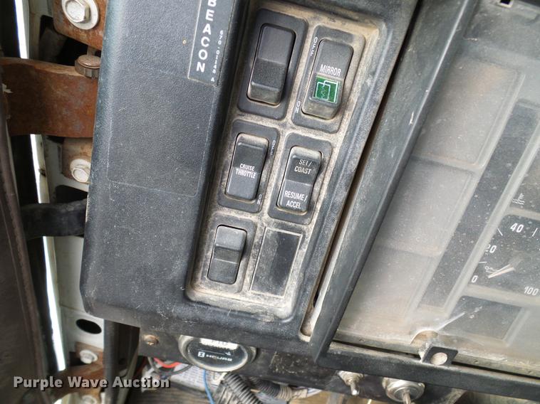 image for item DB2066 1997 International 4700 digger derrick truck