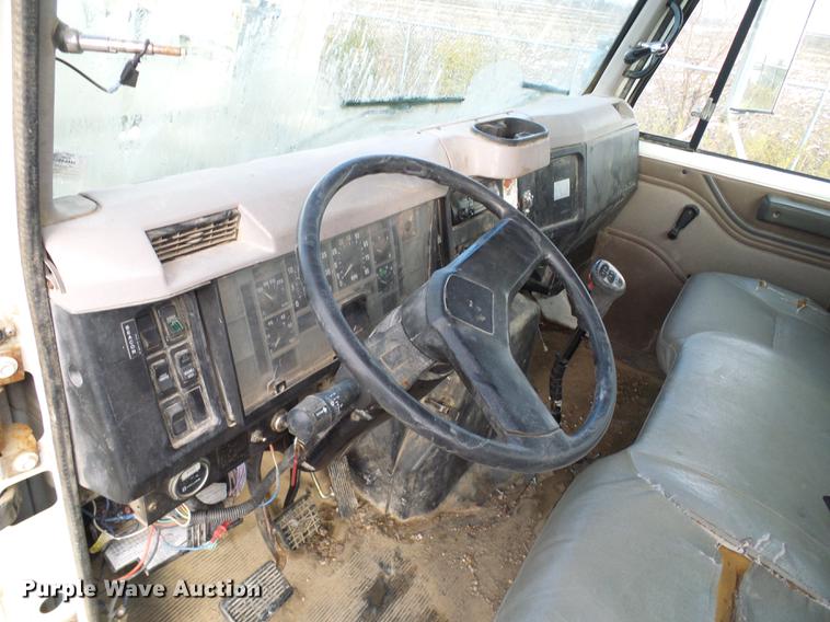 image for item DB2066 1997 International 4700 digger derrick truck