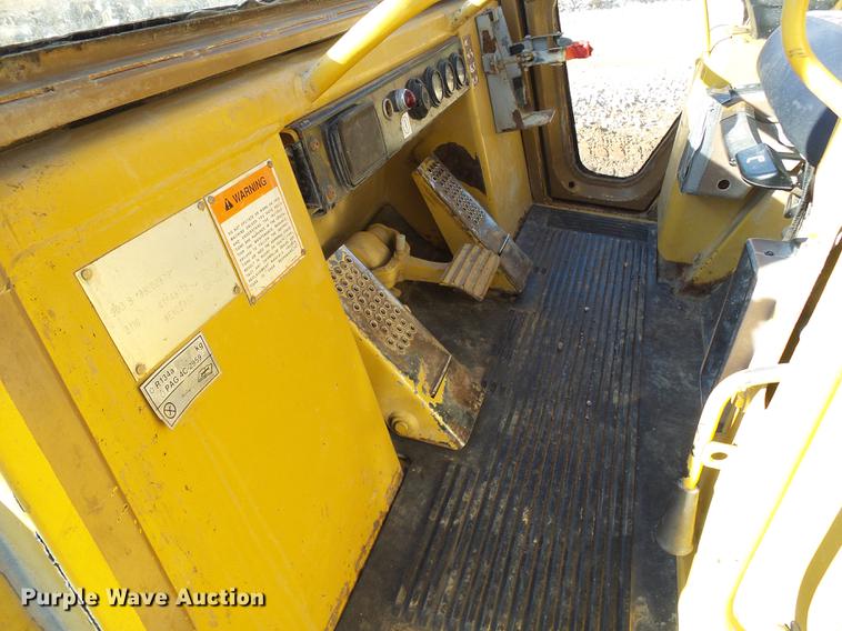 image for item DB2081 1998 Caterpillar 963B track loader