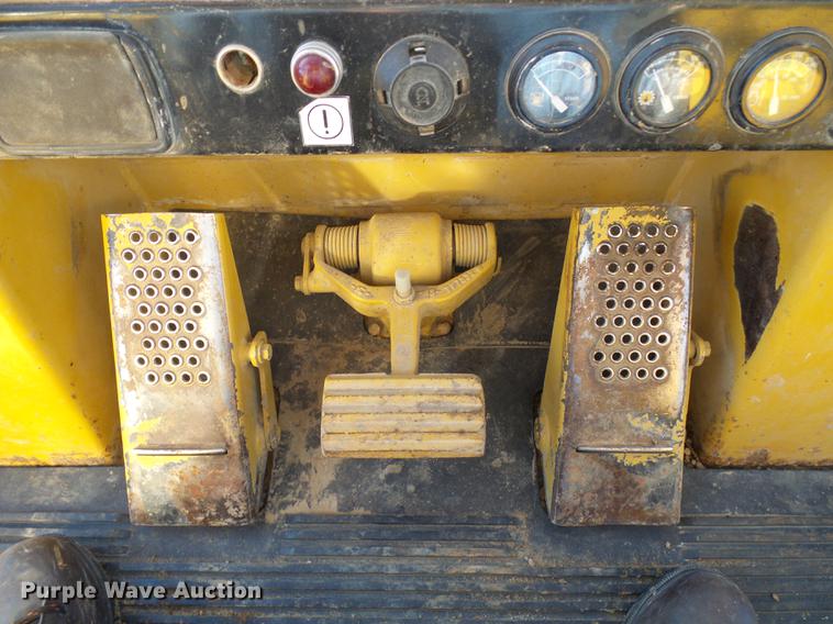 image for item DB2081 1998 Caterpillar 963B track loader