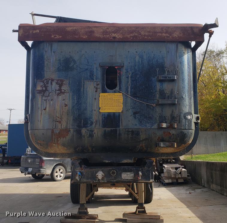 image for item DB9422 1986 Fruehauf end dump trailer