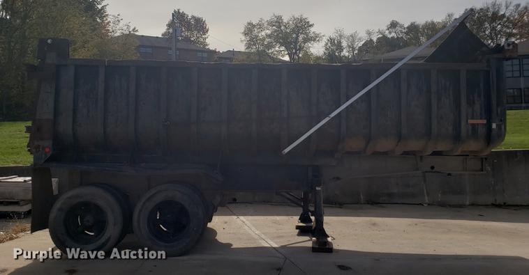 image for item DB9422 1986 Fruehauf end dump trailer