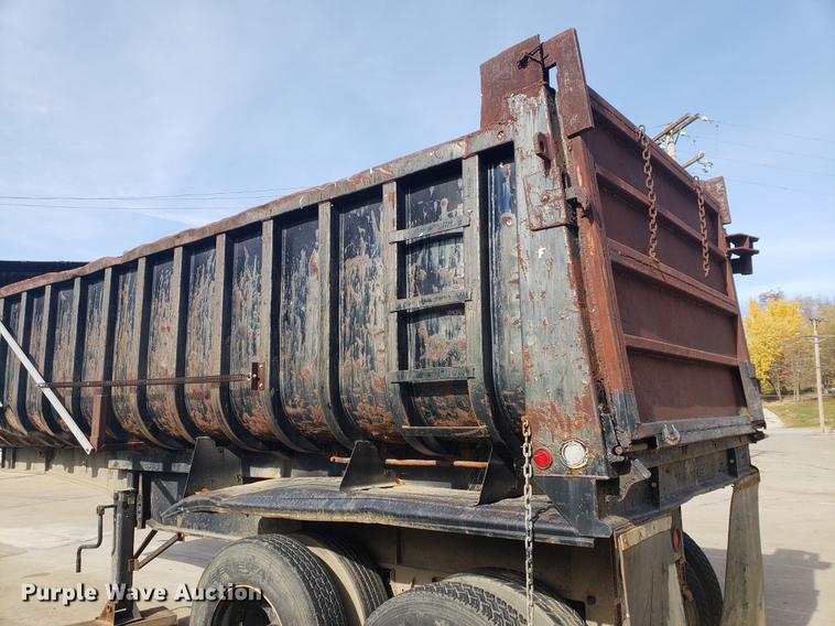 image for item DB9422 1986 Fruehauf end dump trailer