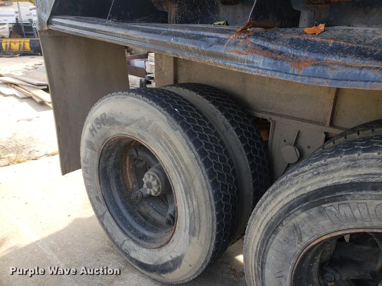 image for item DB9422 1986 Fruehauf end dump trailer