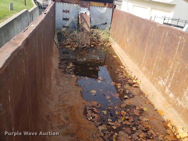 image for item DB9422 1986 Fruehauf end dump trailer