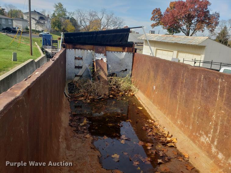 image for item DB9422 1986 Fruehauf end dump trailer