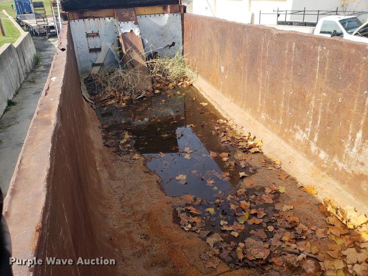 image for item DB9422 1986 Fruehauf end dump trailer