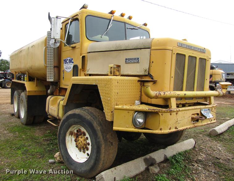 image for item DC0047 1979 International Paystar F5070 tank truck