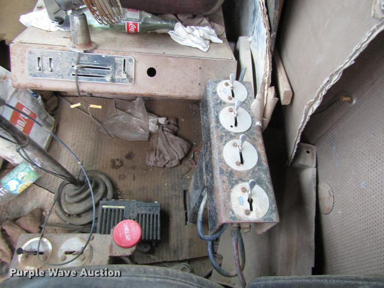 image for item DC0047 1979 International Paystar F5070 tank truck