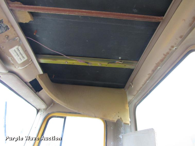 image for item DC0047 1979 International Paystar F5070 tank truck