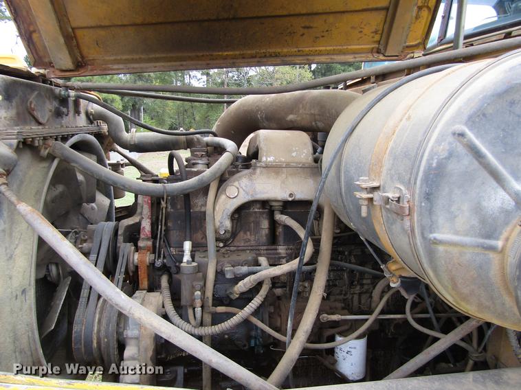 image for item DC0047 1979 International Paystar F5070 tank truck