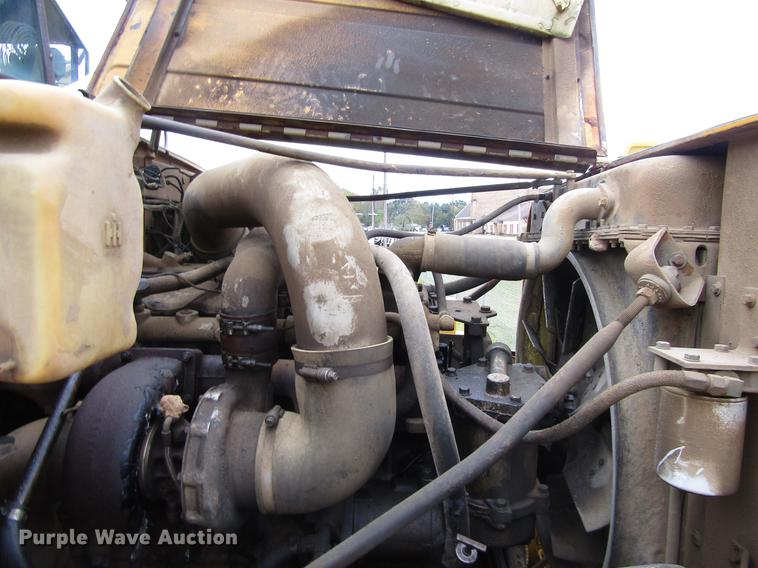 image for item DC0047 1979 International Paystar F5070 tank truck