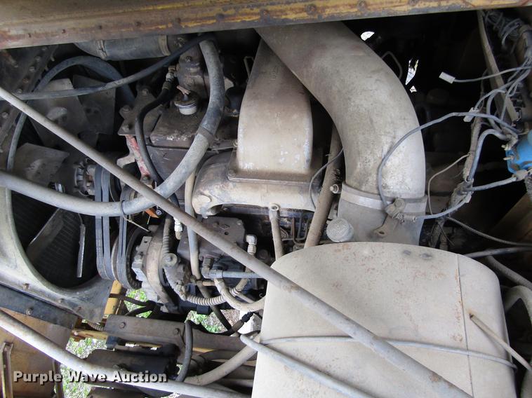 image for item DC0047 1979 International Paystar F5070 tank truck