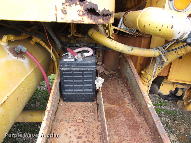 image for item DC0047 1979 International Paystar F5070 tank truck