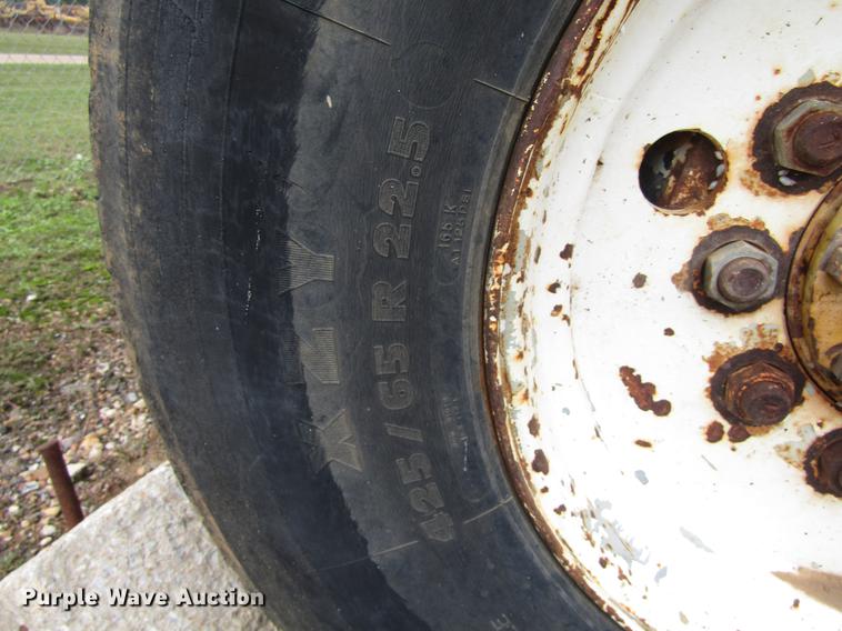 image for item DC0047 1979 International Paystar F5070 tank truck