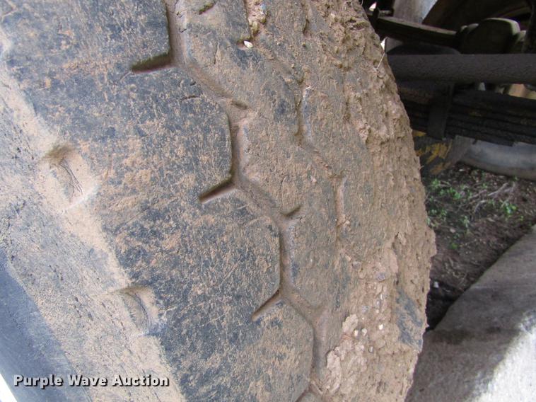 image for item DC0047 1979 International Paystar F5070 tank truck