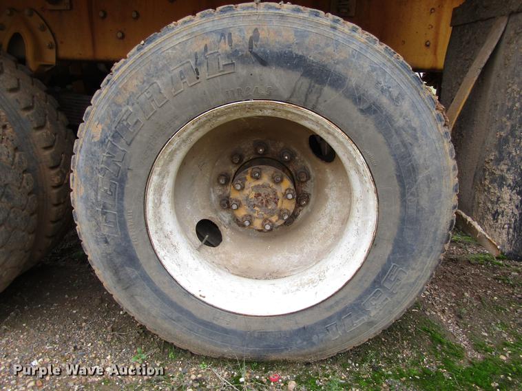 image for item DC0047 1979 International Paystar F5070 tank truck