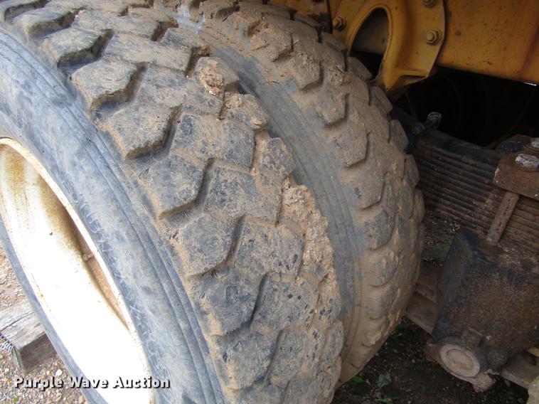 image for item DC0047 1979 International Paystar F5070 tank truck