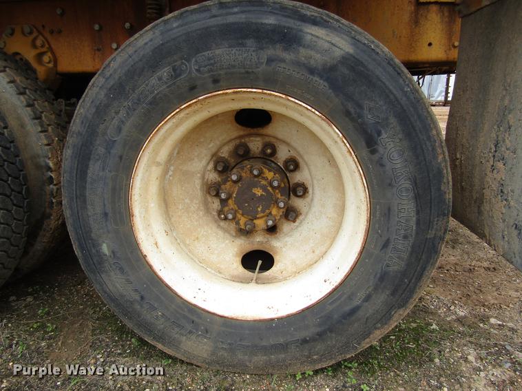 image for item DC0047 1979 International Paystar F5070 tank truck