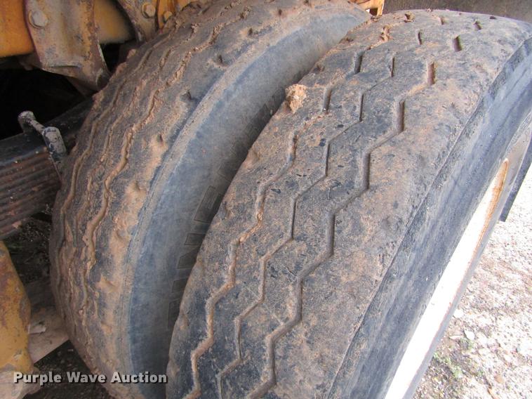 image for item DC0047 1979 International Paystar F5070 tank truck